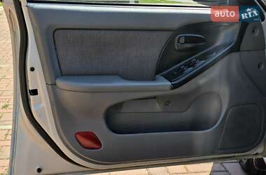 Седан Hyundai Elantra 2005 в 