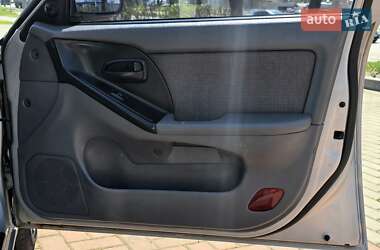Седан Hyundai Elantra 2005 в 
