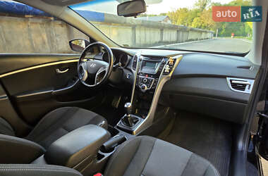 Хетчбек Hyundai Elantra 2013 в 