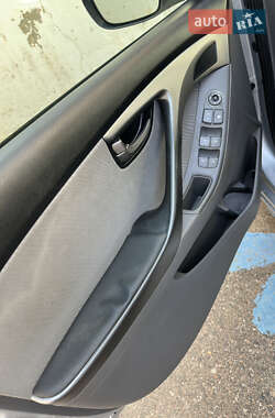 Седан Hyundai Elantra 2011 в 