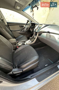 Седан Hyundai Elantra 2011 в 