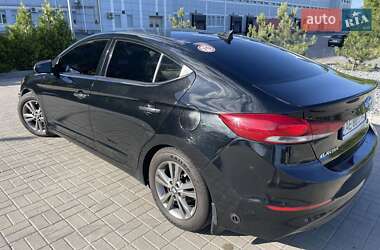 Седан Hyundai Elantra 2016 в 