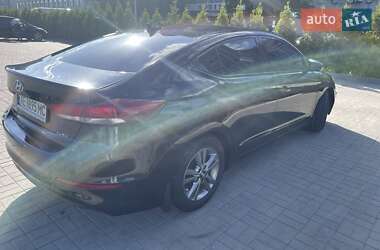 Седан Hyundai Elantra 2016 в 
