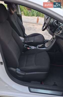 Седан Hyundai Elantra 2015 в 