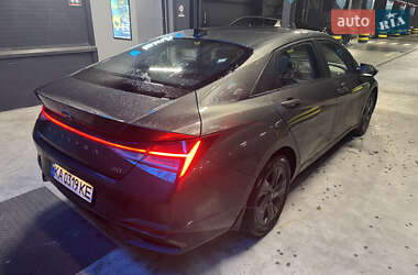 Седан Hyundai Elantra 2021 в 
