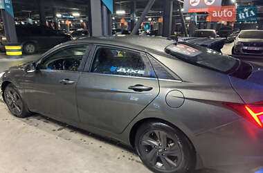 Седан Hyundai Elantra 2021 в 
