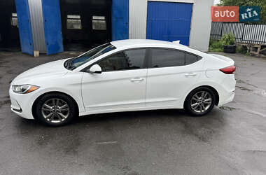 Седан Hyundai Elantra 2017 в 
