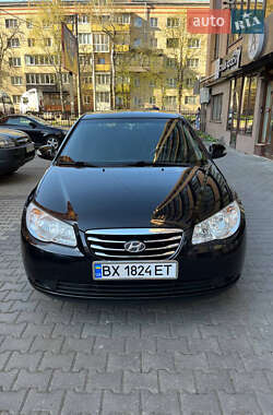 Седан Hyundai Elantra 2010 в Могилев-Подольске