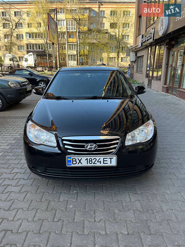 Седан Hyundai Elantra 2010 в 