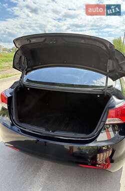 Седан Hyundai Elantra 2013 в 