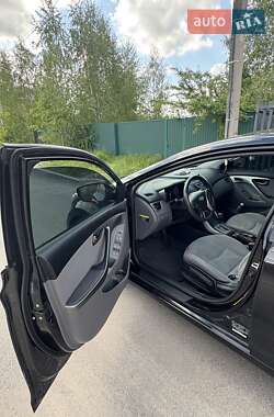 Седан Hyundai Elantra 2013 в 