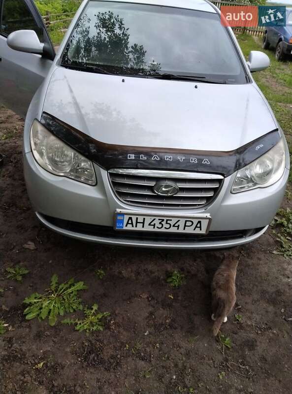 Седан Hyundai Elantra 2008 в Смеле