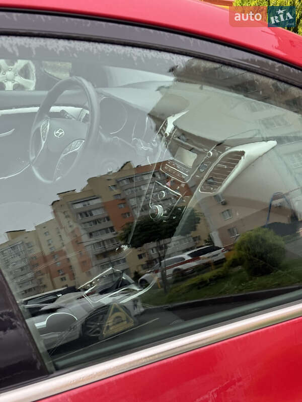 Хэтчбек Hyundai Elantra 2013 в Виннице