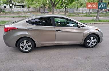 Седан Hyundai Elantra 2013 в 
