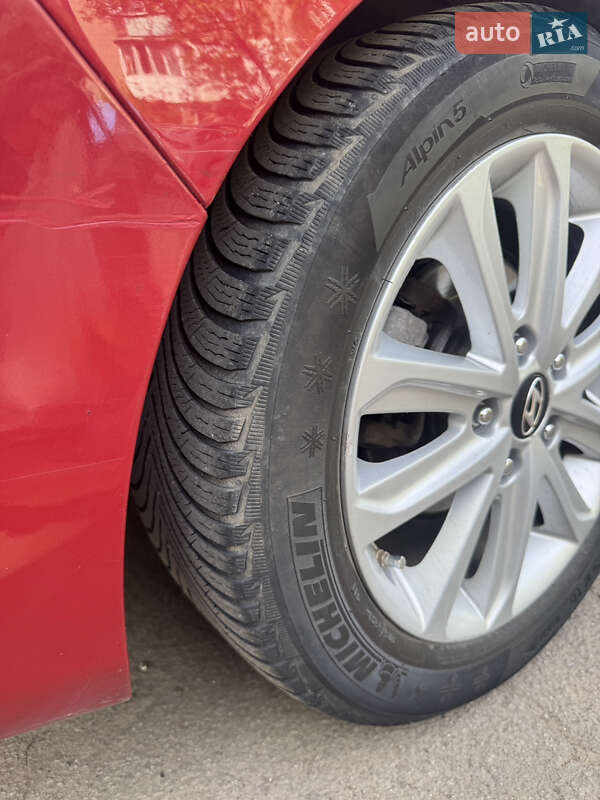 Седан Hyundai Elantra 2014 в Одессе