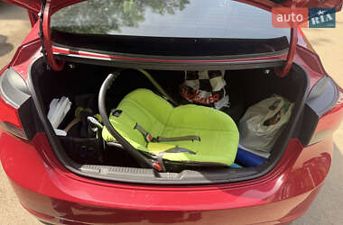Седан Hyundai Elantra 2014 в 