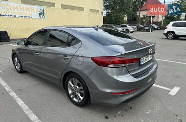Седан Hyundai Elantra 2017 в 