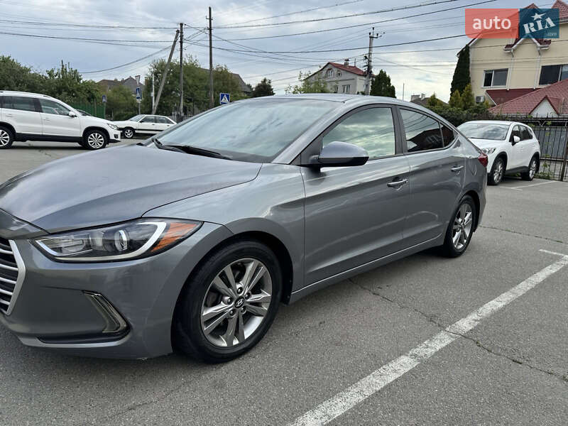 Седан Hyundai Elantra 2017 в 