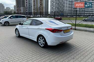 Седан Hyundai Elantra 2012 в 