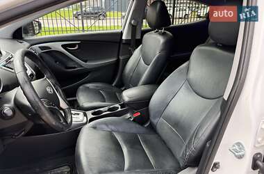 Седан Hyundai Elantra 2012 в 