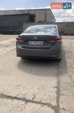 Седан Hyundai Elantra 2018 в 
