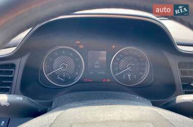 Седан Hyundai Elantra 2019 в 