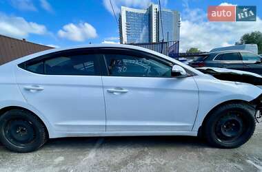 Седан Hyundai Elantra 2019 в 