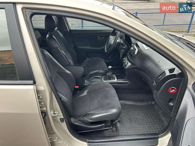 Седан Hyundai Elantra 2010 в Білій Церкві