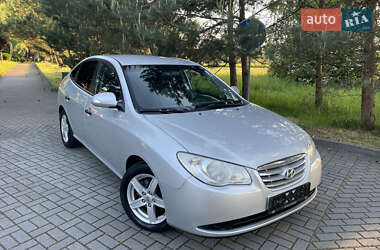 Седан Hyundai Elantra 2011 в 