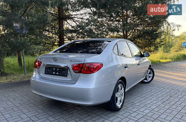 Седан Hyundai Elantra 2011 в 