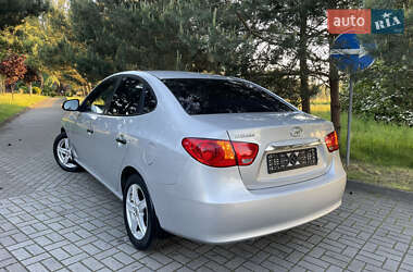 Седан Hyundai Elantra 2011 в 