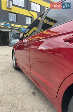 Седан Hyundai Elantra 2016 в 