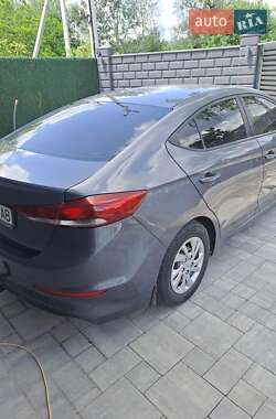 Седан Hyundai Elantra 2017 в 