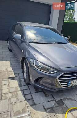 Седан Hyundai Elantra 2017 в 