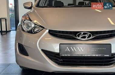 Седан Hyundai Elantra 2012 в 