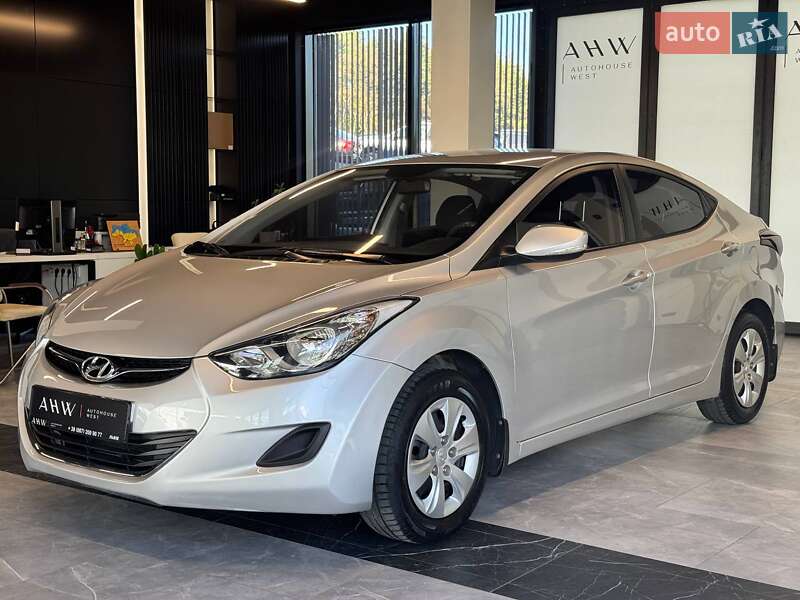Седан Hyundai Elantra 2012 в Львове