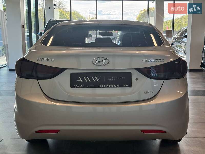 Седан Hyundai Elantra 2012 в Львове