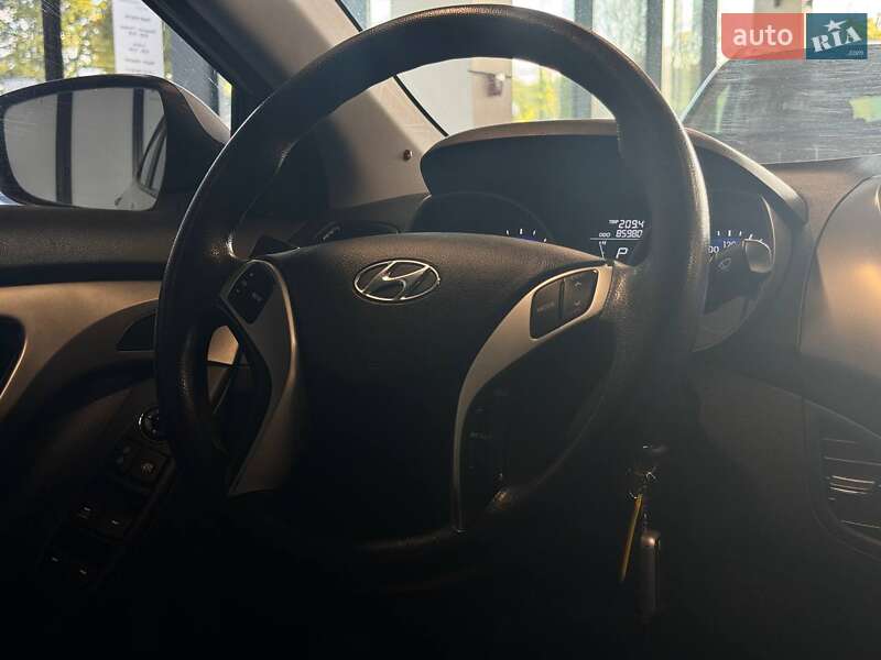 Седан Hyundai Elantra 2012 в Львове