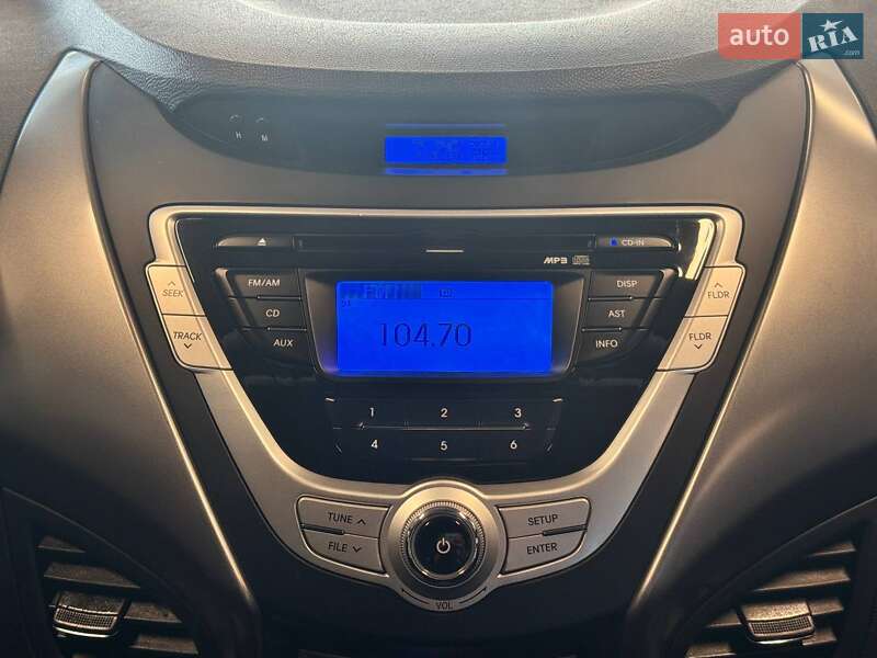 Седан Hyundai Elantra 2012 в Львове