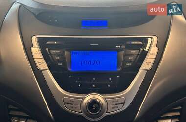 Седан Hyundai Elantra 2012 в 