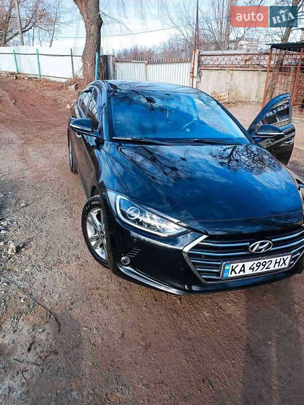 Седан Hyundai Elantra 2016 в 