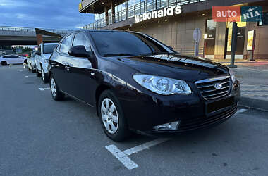 Седан Hyundai Elantra 2008 в Киеве