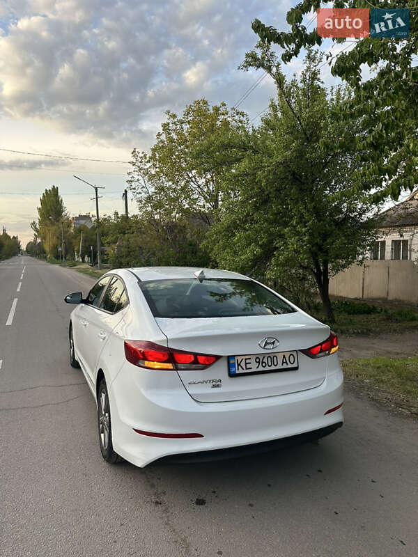 Седан Hyundai Elantra 2016 в Кривому Розі
