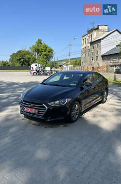 Седан Hyundai Elantra 2017 в Чернівцях