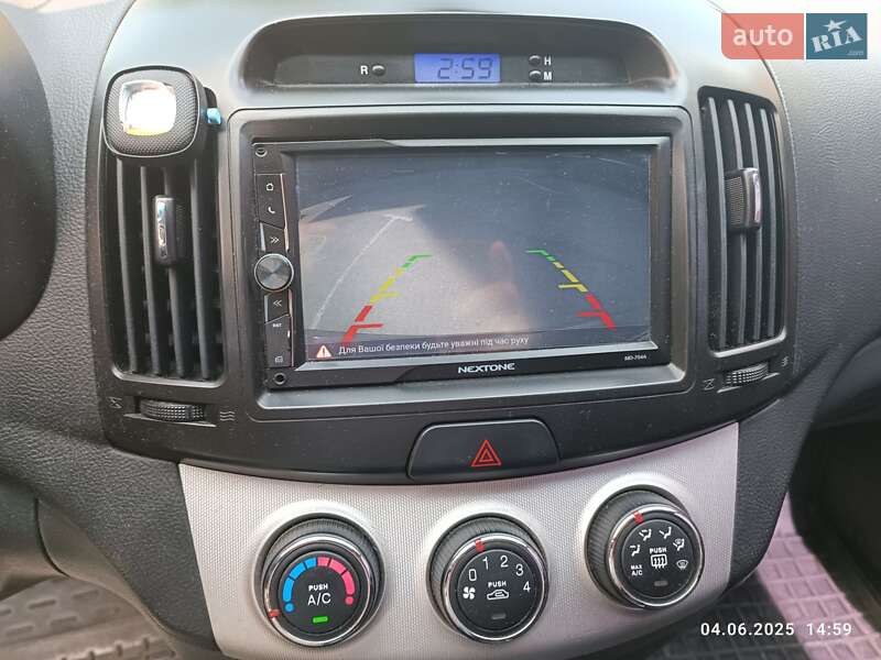 Седан Hyundai Elantra 2008 в Києві