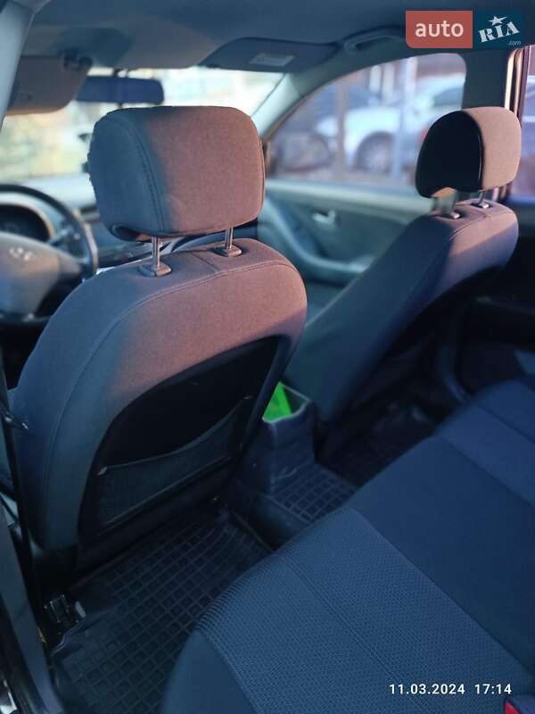 Седан Hyundai Elantra 2008 в Києві