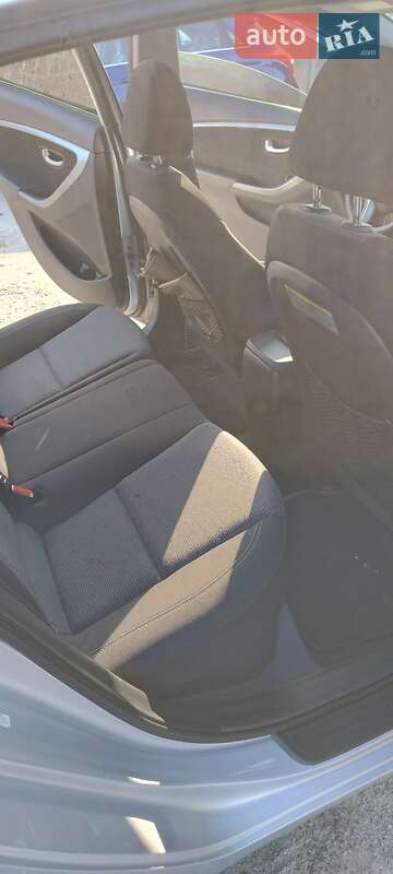 Хэтчбек Hyundai Elantra 2012 в Киеве