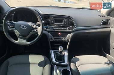 Седан Hyundai Elantra 2018 в 