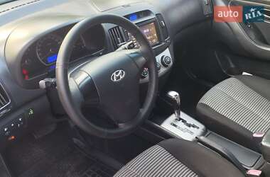 Седан Hyundai Elantra 2010 в 