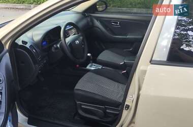 Седан Hyundai Elantra 2010 в 